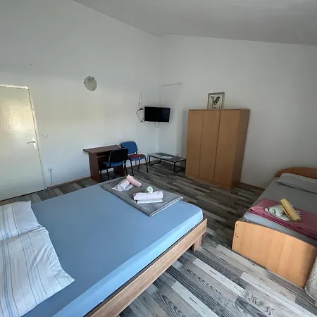 Peronja Seafront Jelsa (Hvar)