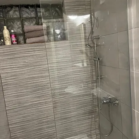 Peronja Seafront * Jelsa (Hvar)