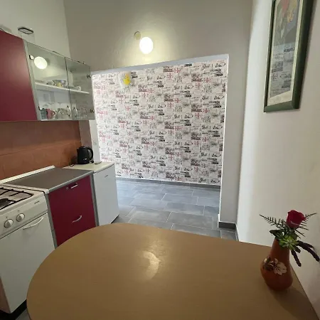 Peronja Seafront Apartmán *