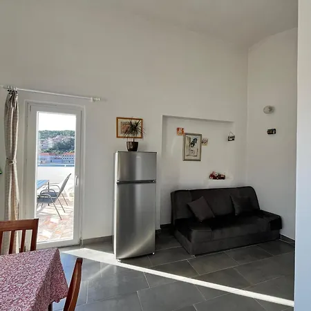 Apartment Peronja Seafront *