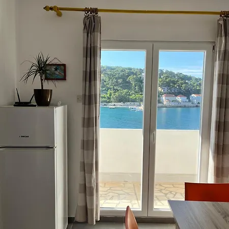 Apartment Peronja Seafront *