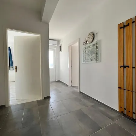 Peronja Seafront Apartmán