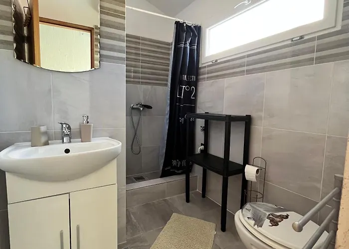 Peronja Seafront 젤사