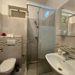 Peronja Seafront Apartmán *
