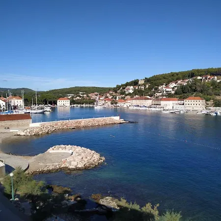 Apartman Peronja Jelsa Seafront