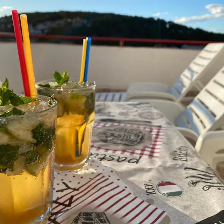Apartman Peronja Jelsa Seafront *