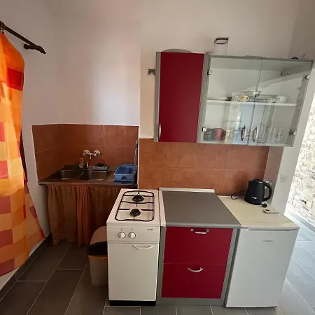Peronja Jelsa Seafront Apartman *